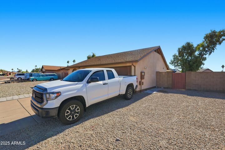 Property Photo: 4115 W Muriel Drive AZ 85308