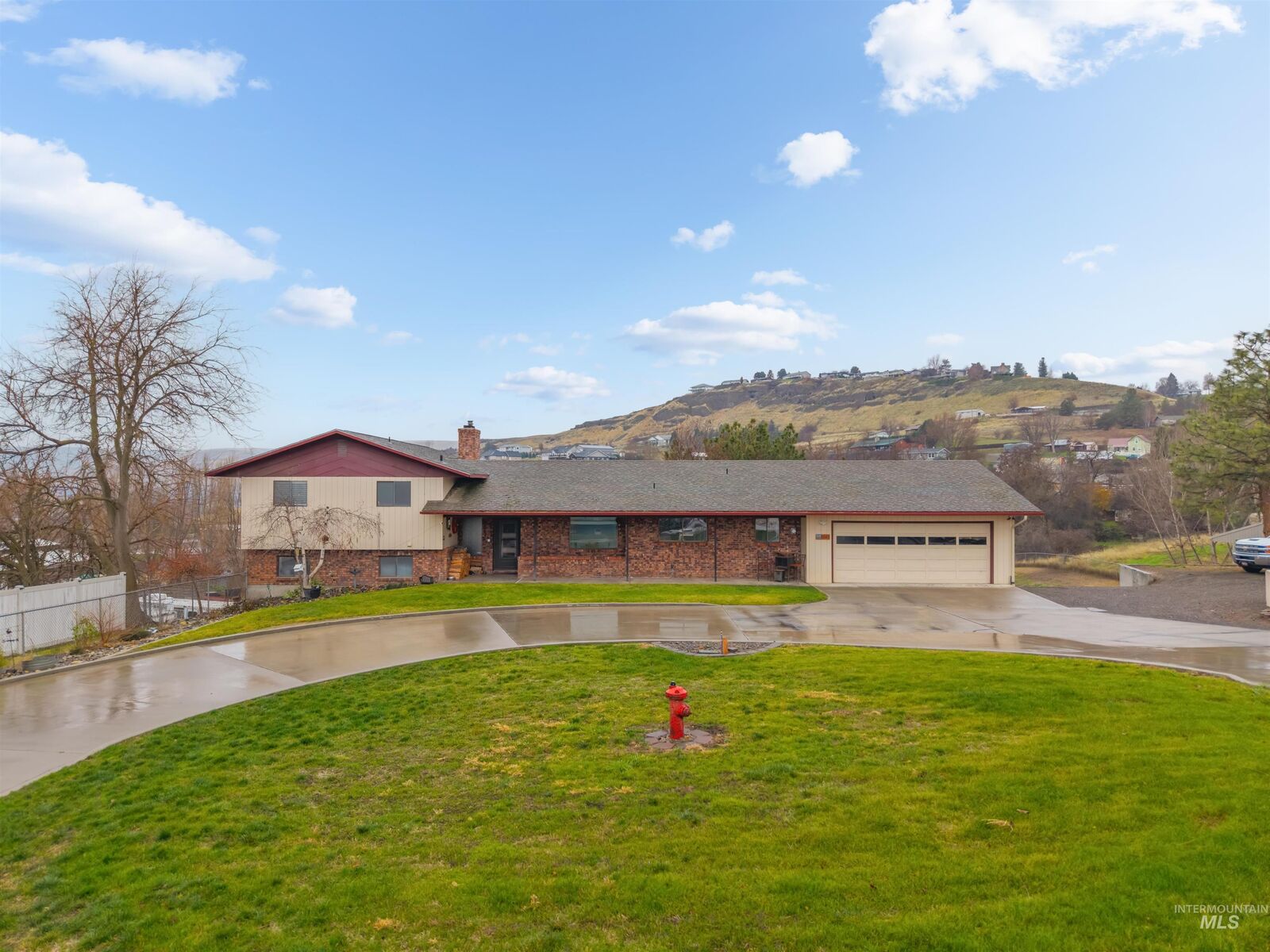 Property Photo: 1045 Post Lane WA 99403