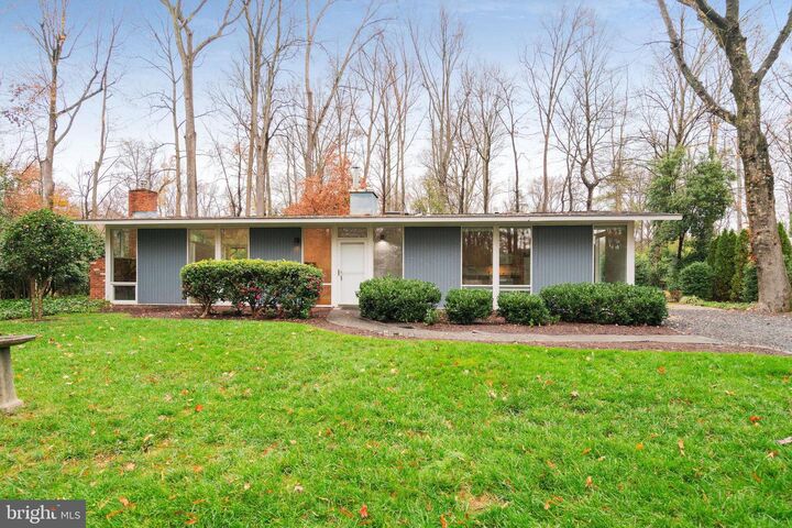 2406 Brentwood Place  Alexandria VA 22306 photo