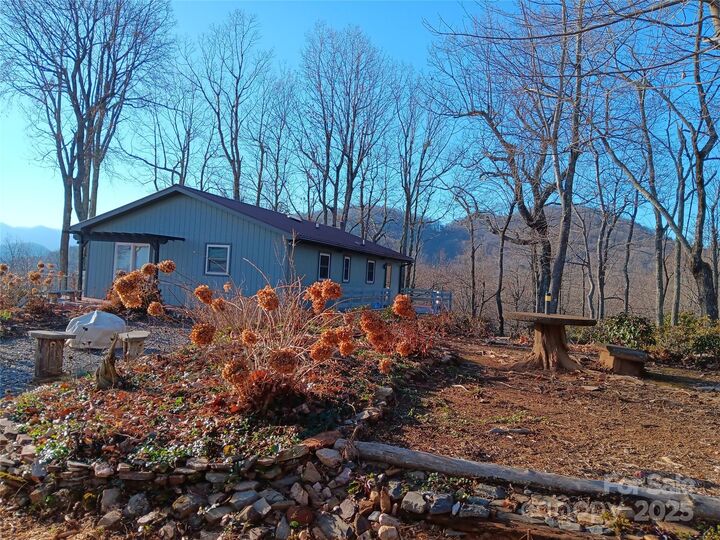 Property Photo: 3107 McKenzie Way N NC 28762