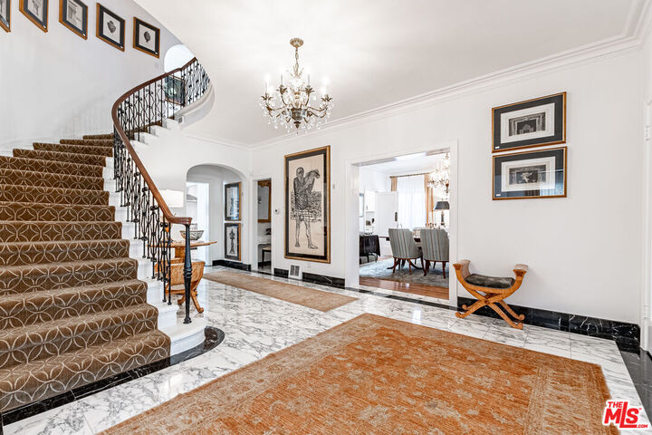 Property Photo: 165 N Las Palmas Ave CA 90004