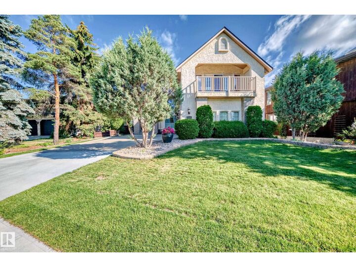 Photo de la propriété:  17416 53 Av NW  AB T6M 1C4 