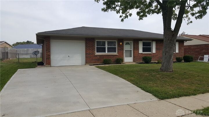 Property Photo: 2513 Glenmore Court OH 45373