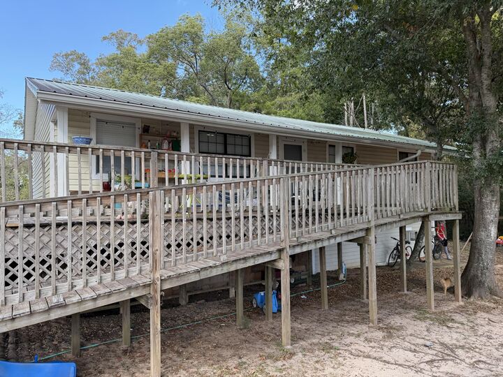 Property Photo: 5875 Oak Hill Road FL 32536