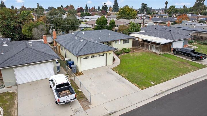 Property Photo:  1334 Karen Avenue  CA 93612 