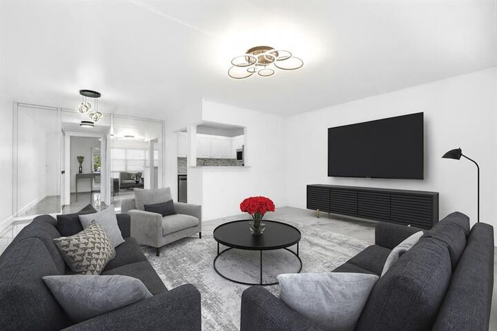 Property Photo: 242 Tilford L FL 33442