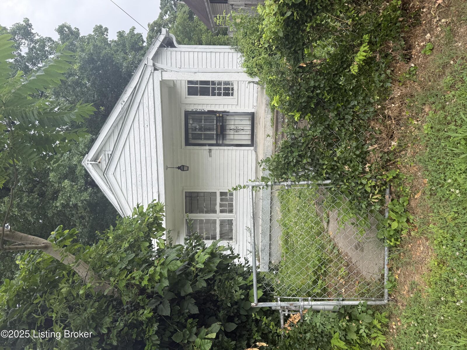 Property Photo: 4021 Grand Ave KY 40211