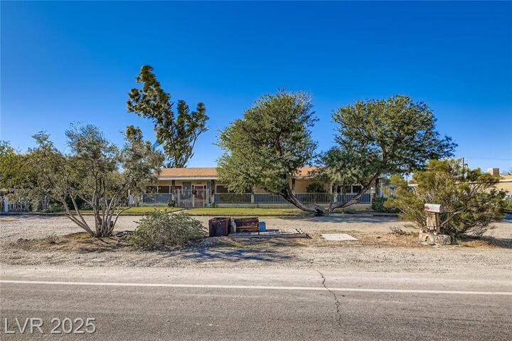 Property Photo: 1233 Comstock Drive NV 89106
