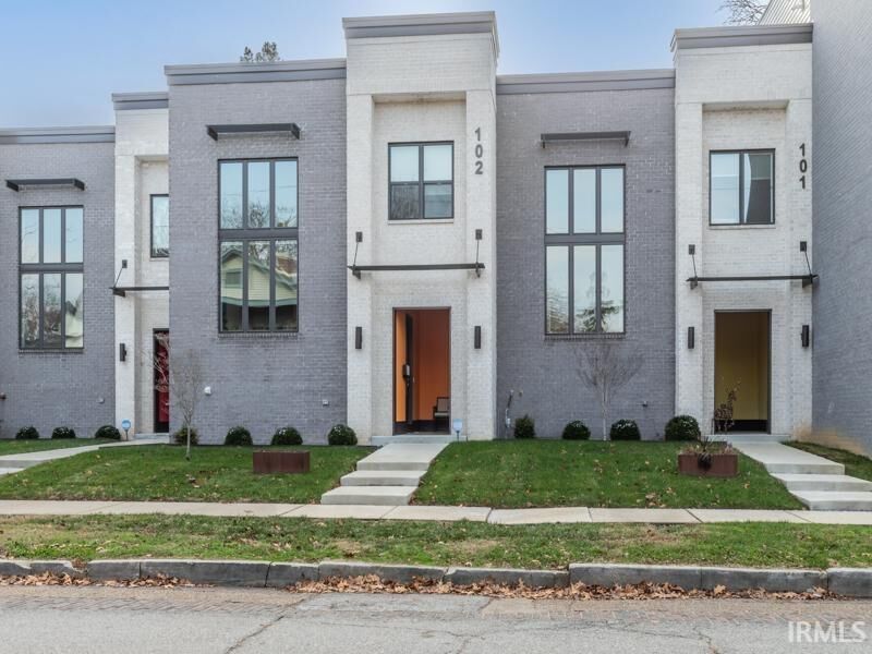 Property Photo:  31 Jefferson Avenue 102  IN 47713 