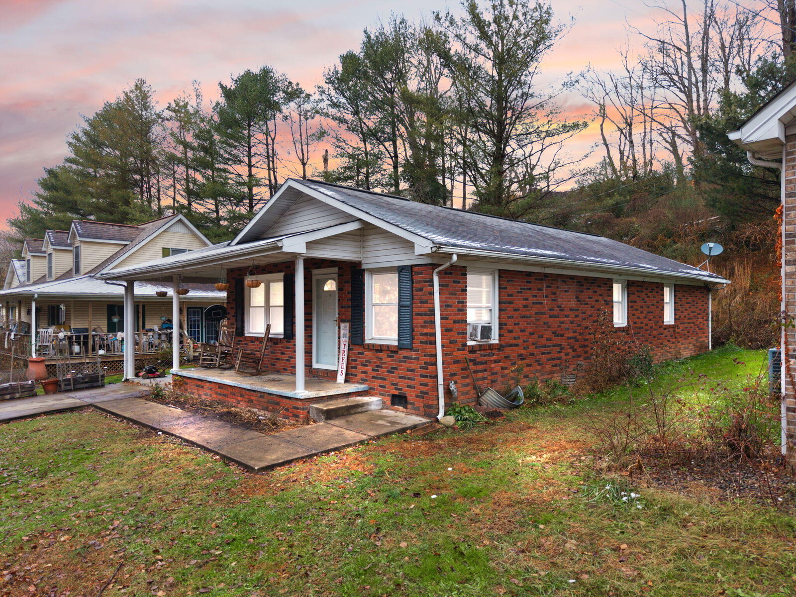 Property Photo:  109 Railroad Avenue  KY 40962 