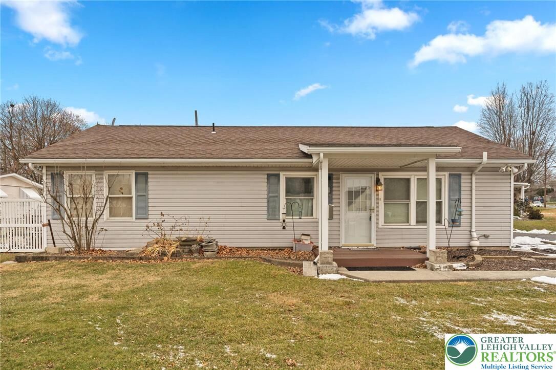 Property Photo:  49 Seyfried Avenue  PA 18064 