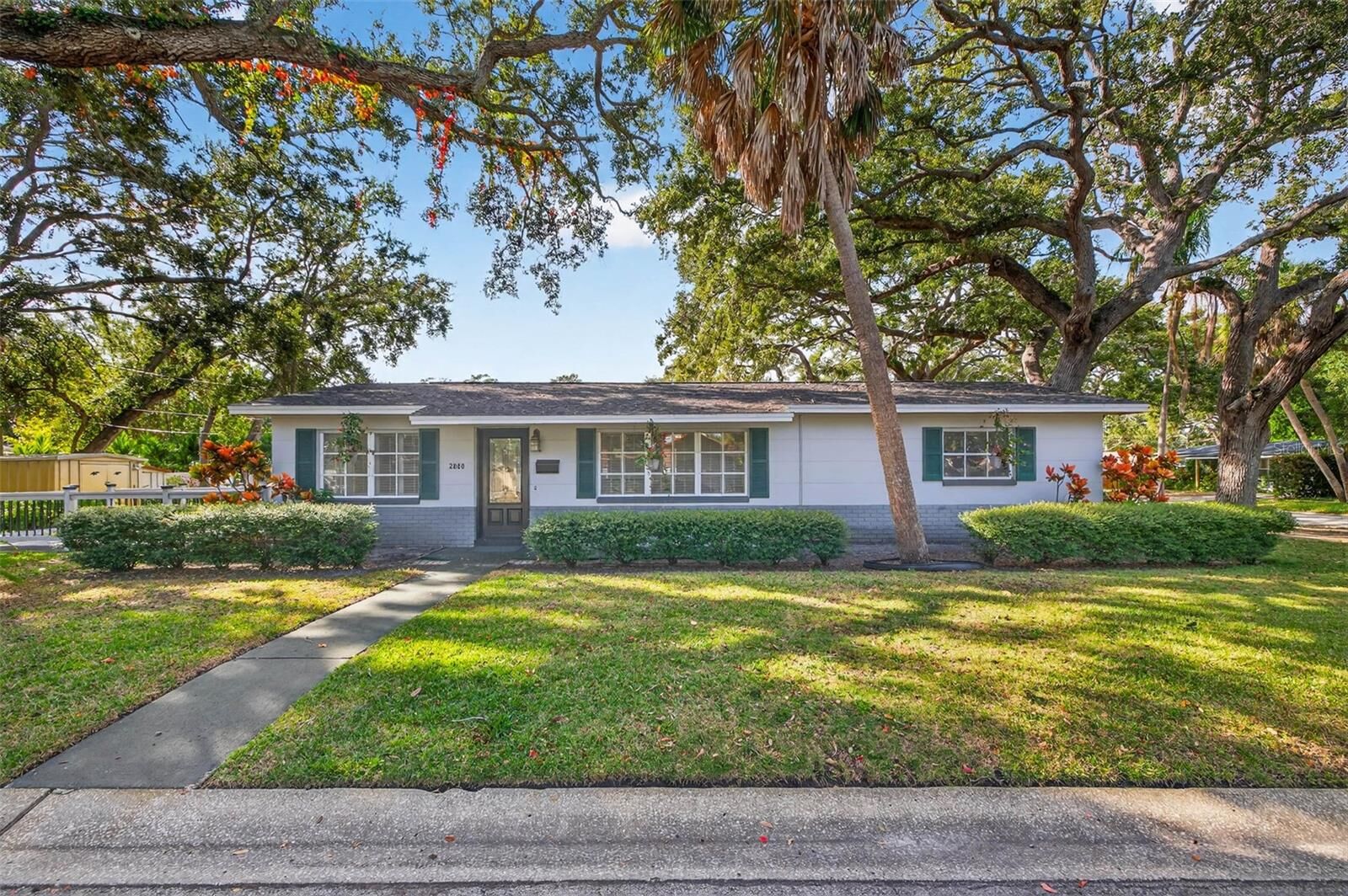 Property Photo: 2880 81st Street N FL 33710