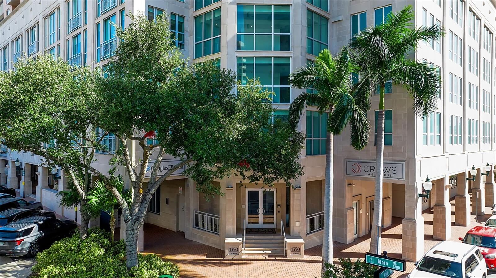 Property Photo:  1350 Main Street 707  FL 34236 