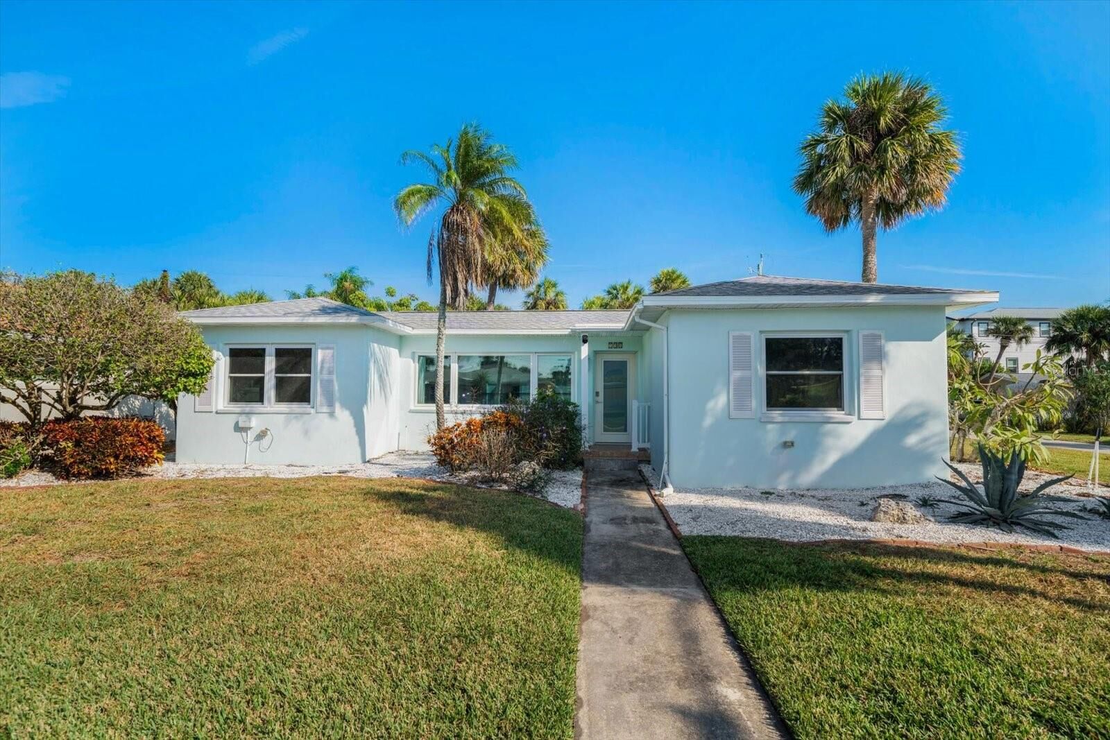 Property Photo:  737 Bruce Avenue  FL 33767 