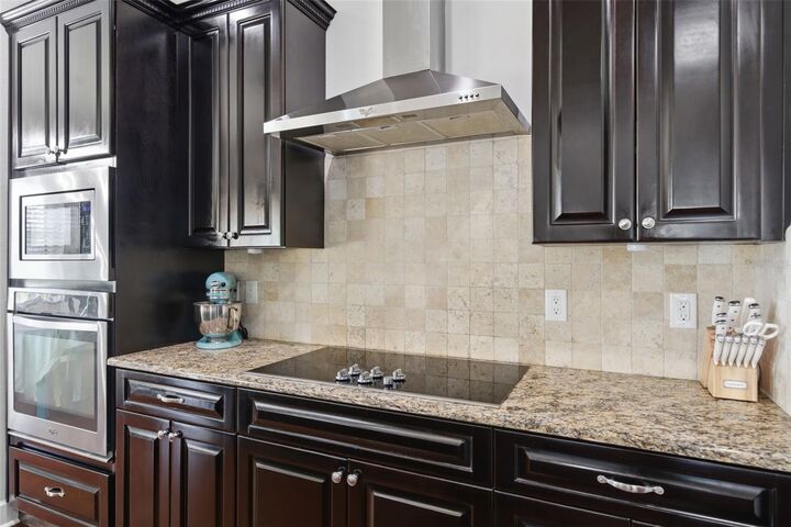 Property Photo: 6658 Country Club Road FL 33544