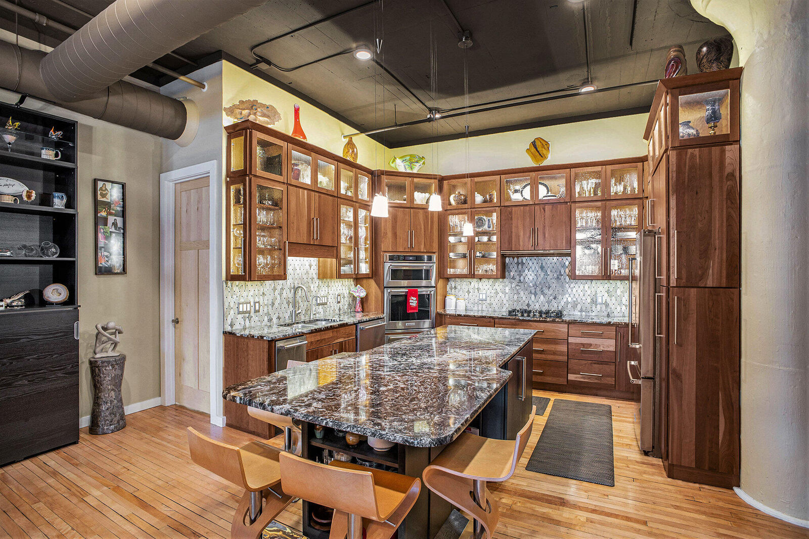 Property Photo:  109 W Washington Avenue  MI 49201 