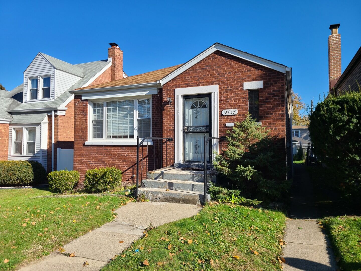 Property Photo: 9757 S Woodlawn Avenue IL 60628