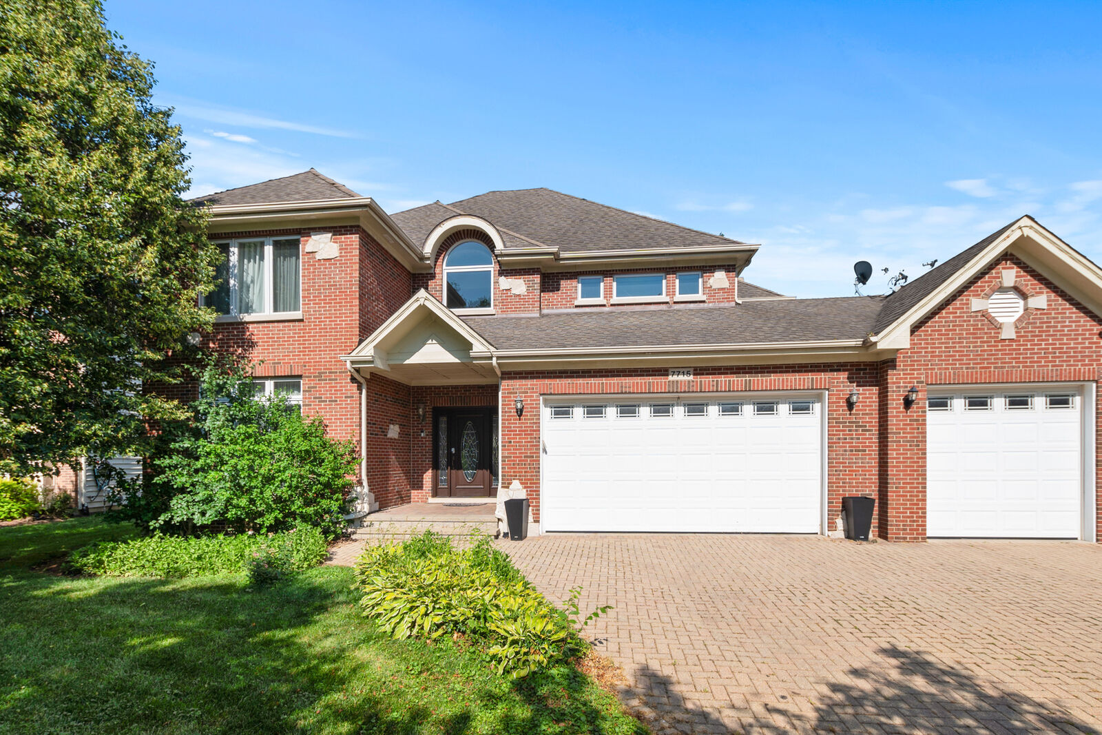 Property Photo:  7715 Virginia Court  IL 60527 