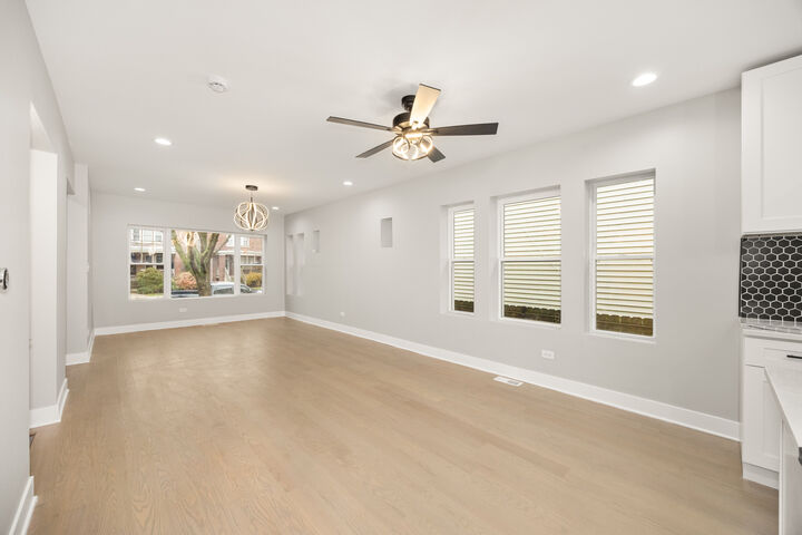 Property Photo: 6748 S Indiana Avenue IL 60637