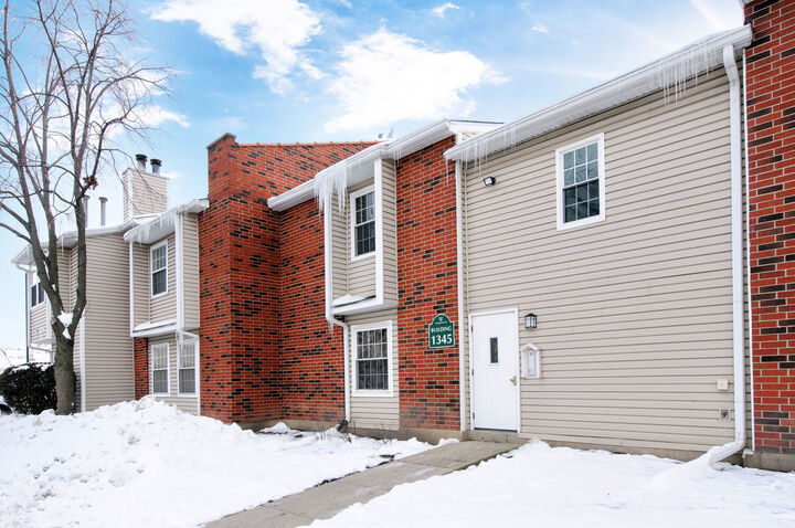 Property Photo:  1345 Wyndam Circle 203  IL 60074 