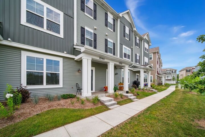 1544 Syracuse Drive  Grayslake IL 60030 photo