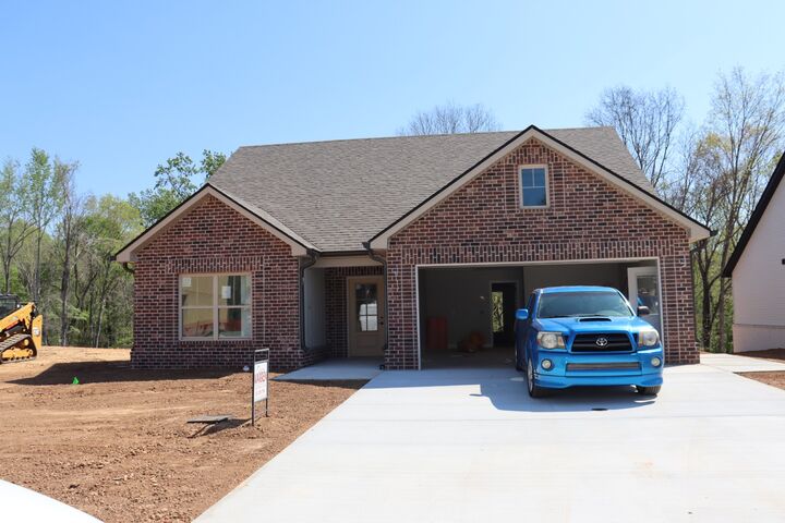 Property Photo: 603 Willow Park Dr TN 37043