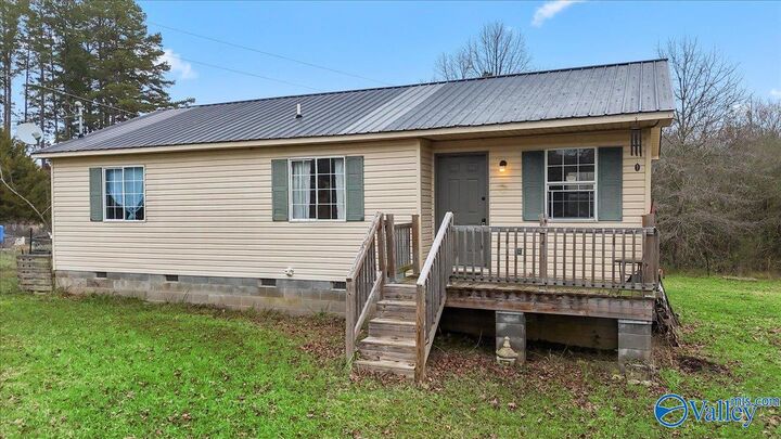 Property Photo: 2134 County Road 137 AL 35772