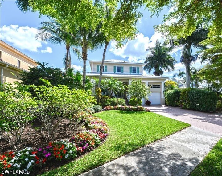 Property Photo:  725 West Lake Drive  FL 34102 