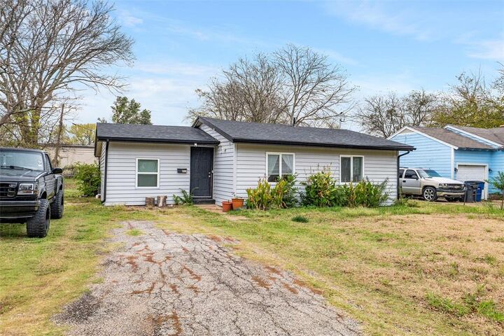 Property Photo: 315 Rea Avenue TX 75146