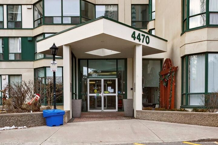 Property Photo: 4470 Tucana Court 2212 ON L5R 3K8