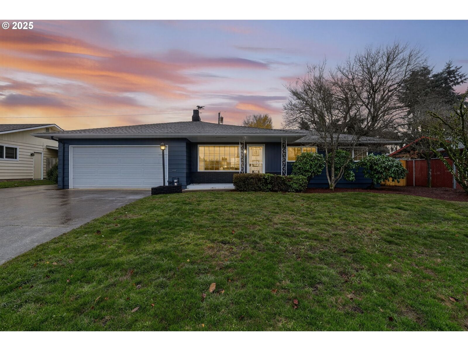 Property Photo: 14056 NE Knott St OR 97230