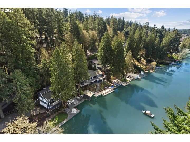 Property Photo: 3220 Southshore Blvd OR 97034