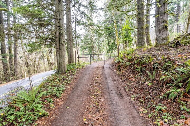 Property Photo: 292 Woodside Drive WA 98632