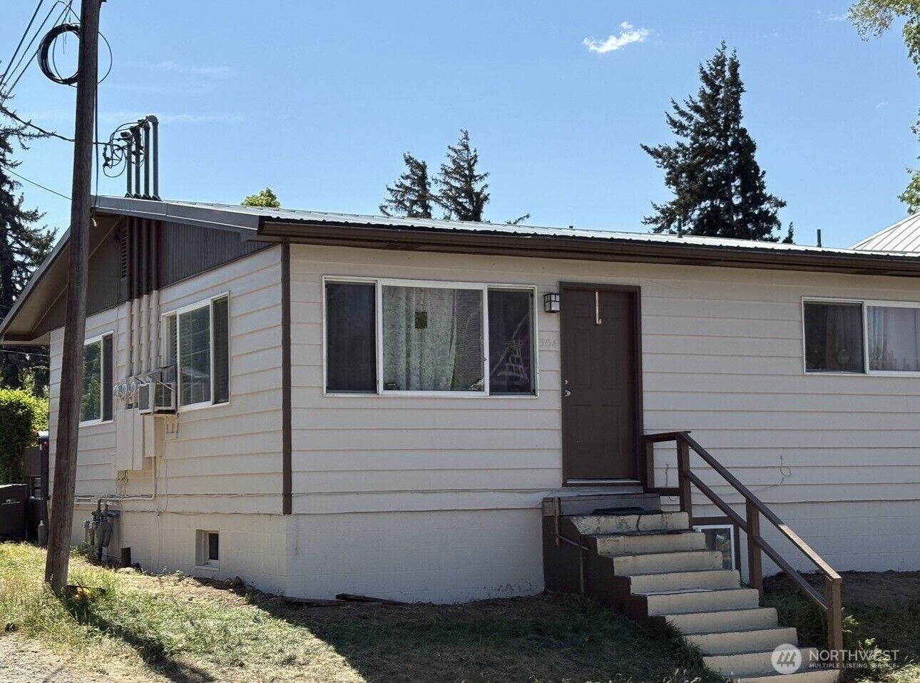 Property Photo: 304 W 6th WA 98926