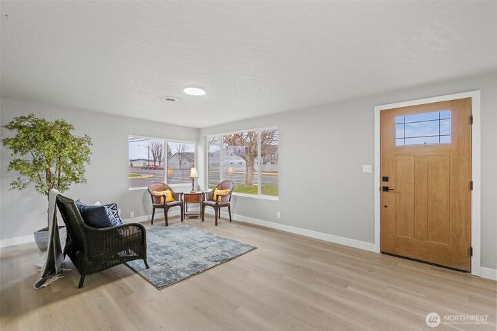 Property Photo: 307 3rd Avenue NE WA 98848