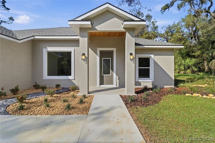 Property Photo: 9068 N Alder Avenue FL 34428