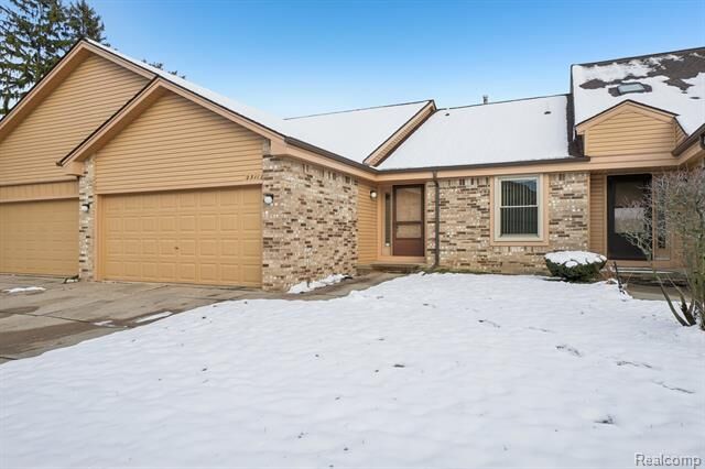 2311 Heritage Pointe Drive  Sterling Heights MI 48314 photo