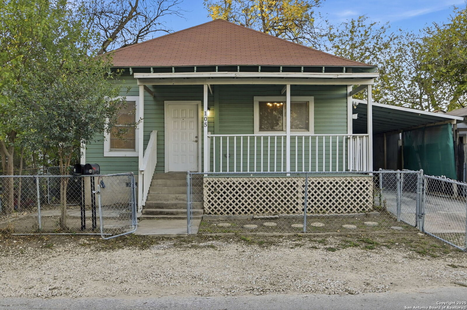 Property Photo:  105 Dewitt  TX 78204 