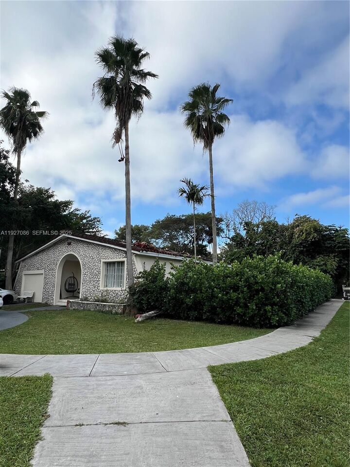 6400 SW 63rd Ave  South Miami FL 33143 photo