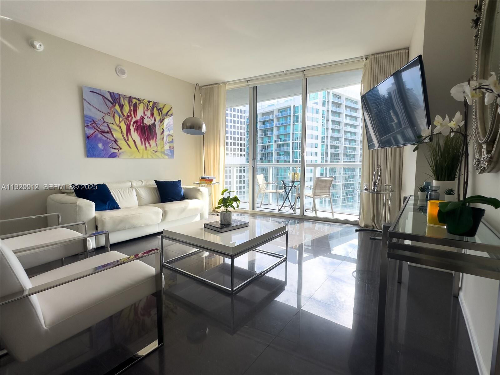 Property Photo: 485 Brickell Ave 3307 FL 33131