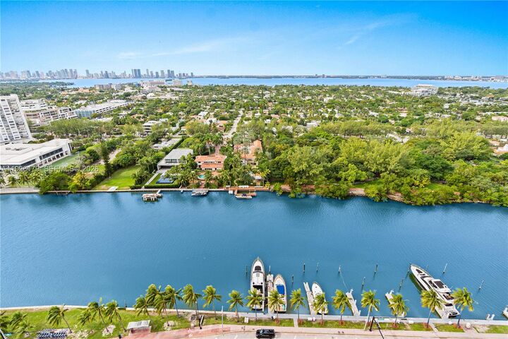 Property Photo:  4401 Collins Ave 2517  FL 33140 
