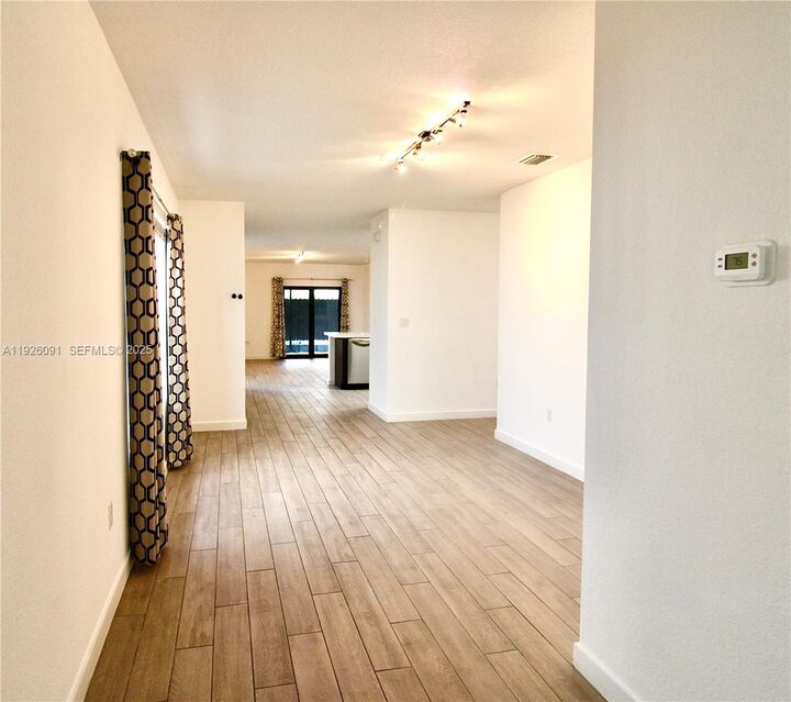 Property Photo: 561 NE 6th Pl FL 33034