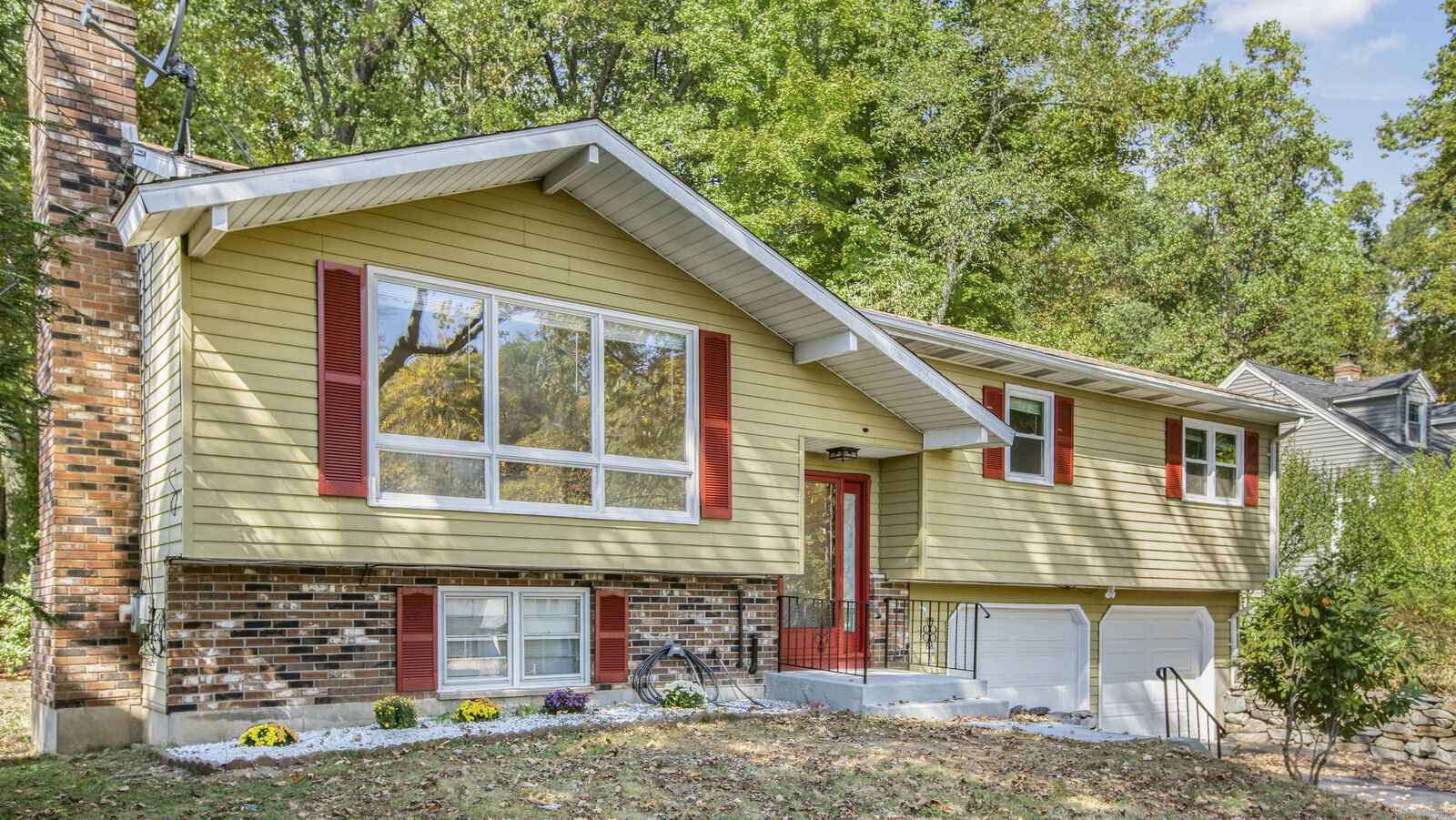 Property Photo:  739 Field Street  CT 06770 