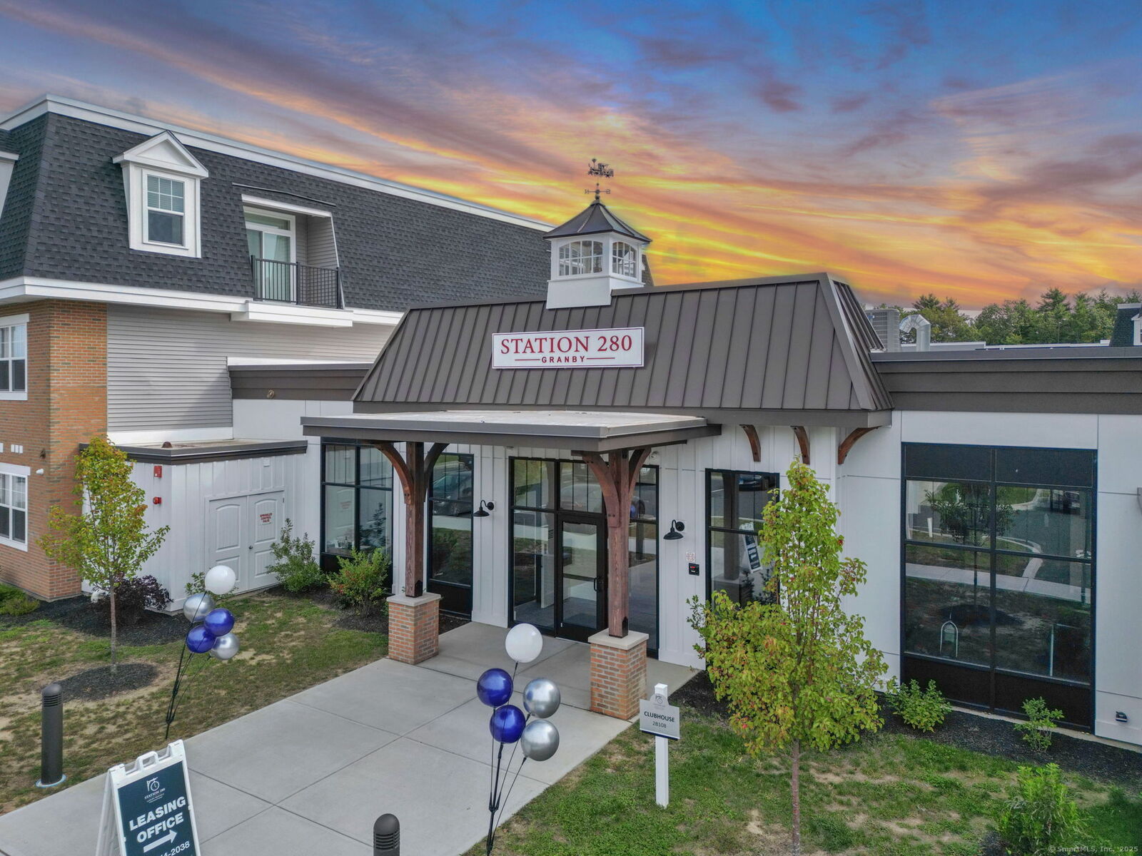 Property Photo:  280 Salmon Brook Street 6114A  CT 06035 