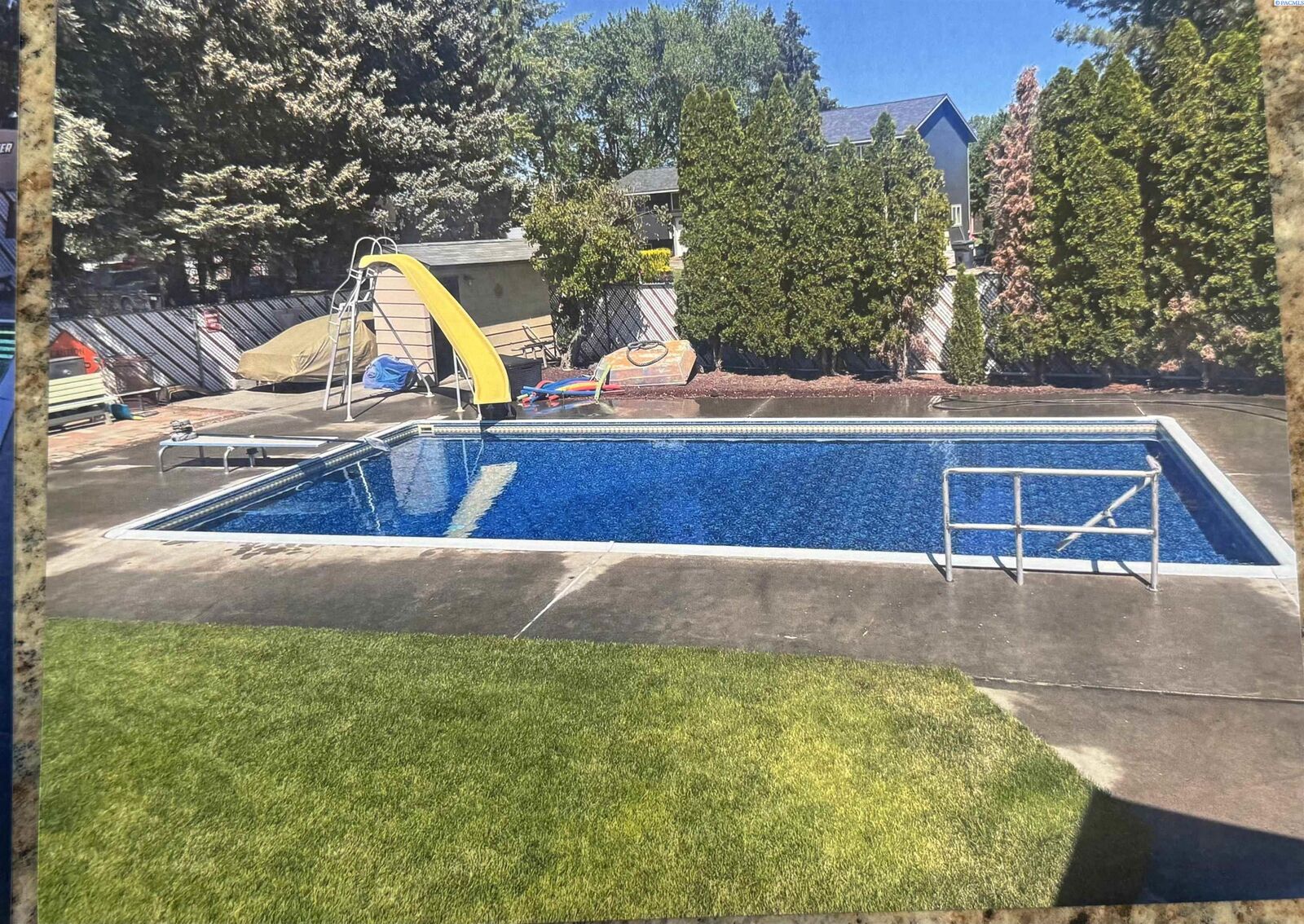 Property Photo:  3405 W Ella St  WA 99301 