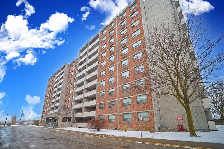 20 William Roe Boulevard 808  Newmarket ON L3Y 5V6 photo