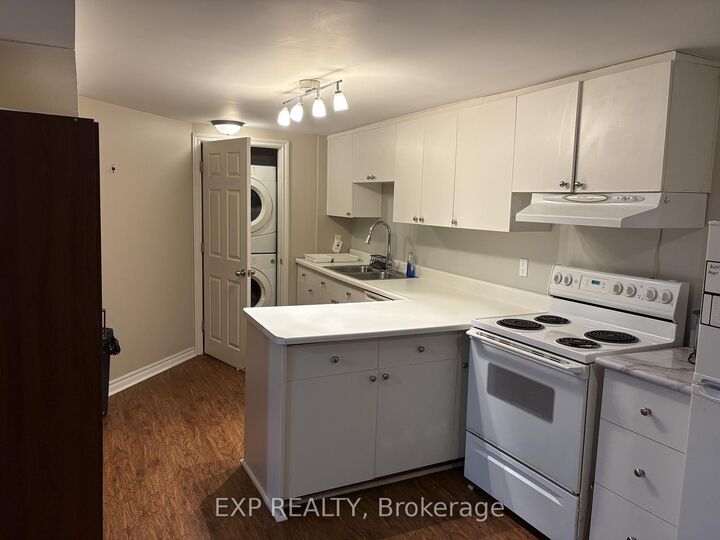 Photo de la propriété: 1975 Fairport Road Bsmt ON L1V 4M2