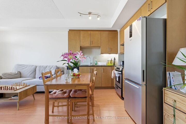 Photo de la propriété: 68 Canterbury Place 1110 ON M2N 0H8