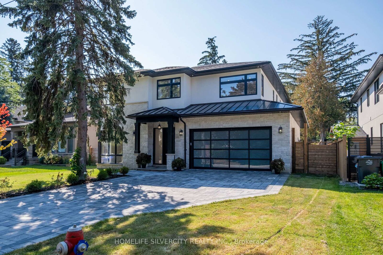 Photo de la propriété:  1610 Kenmuir Avenue  ON L5G 4B5 