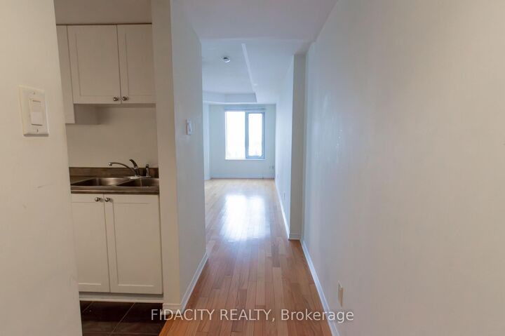 Property Photo: 310 Central Park Drive 5C ON K2C 4G4